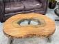 Preview: Edler Couchtisch mit Baumkante und Glasinsel