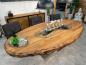 Preview: Ovaler Designtisch aus Massivholz und vollmassiver Tischplatte