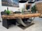 Preview: Ovaler Designtisch aus Massivholz und vollmassiver Tischplatte