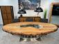 Preview: Ovaler Designtisch aus Massivholz und vollmassiver Tischplatte