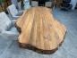 Preview: Massiver Holztisch mit Baumkante