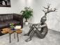Preview: Skulptur aus Aluminium Mann mit Baum