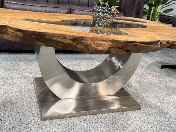 Einmaliger Couchtisch aus Baumscheiben mit Halbmondfuss