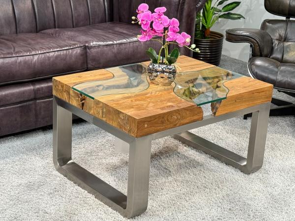 Couchtisch mit Glaseinlage aus Altholz