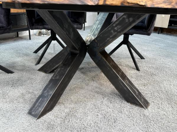 Runder Esstisch Eternia aus recyceltem Holz mit Glaseinlage