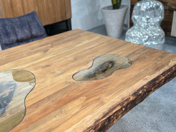 Design Massivholztisch aus recyceltem Altholz "Deep Island"