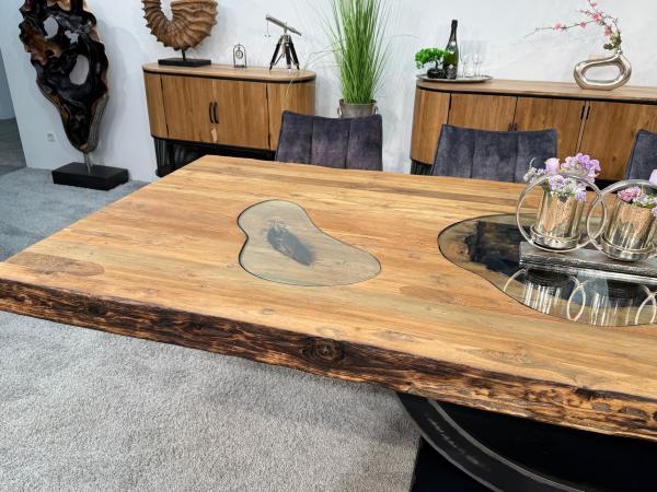 Design Massivholztisch aus recyceltem Altholz "Deep Island"