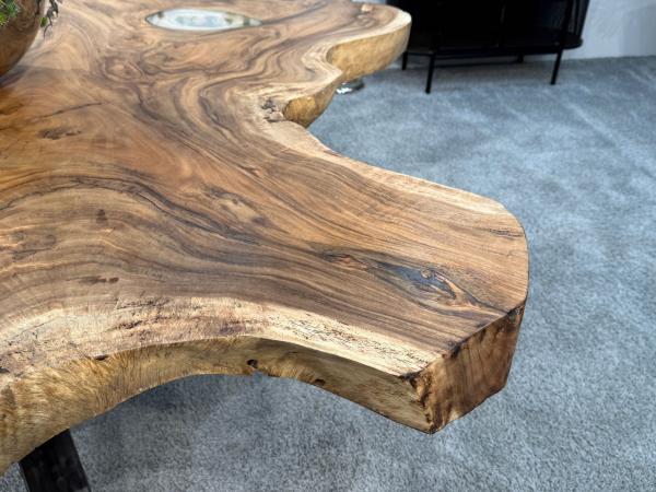 Baumscheiben Esstisch "Lakeside" aus massivem Suarholz