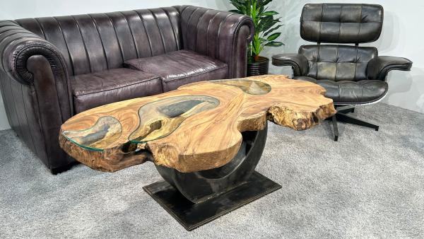 Couchtisch "Expression Suar", ca. 142 x 58-76 x 50 cm, aus massiven Baumscheiben mit Glaseinlagen