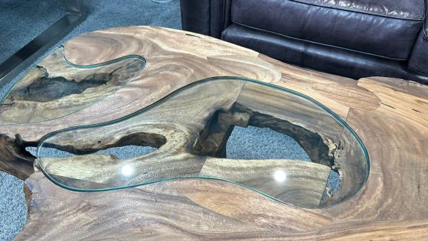 Schöner Baumstamm Couchtisch