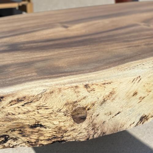 Baumscheiben Esstisch "Lakeside" aus massivem Suarholz