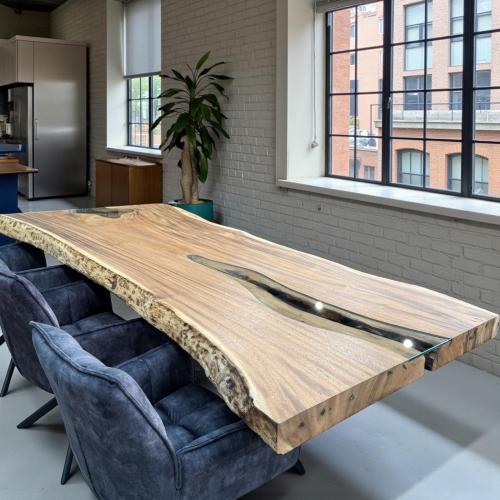 Baumscheiben Esstisch "Lakeside" aus massivem Suarholz