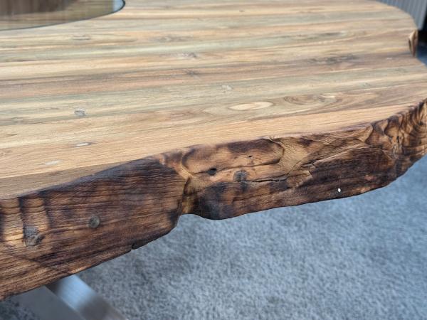 runder esstisch wildkante massivholz glaseinlagen