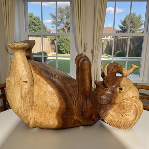 Holzskulptur Elefant Flaschenhalter massivholz