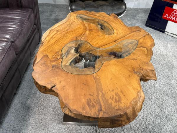 Einmaliger Couchtisch aus Baumscheiben mit Halbmondfuss