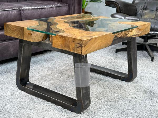 Couchtisch mit Glaseinlagen aus Baumscheiben