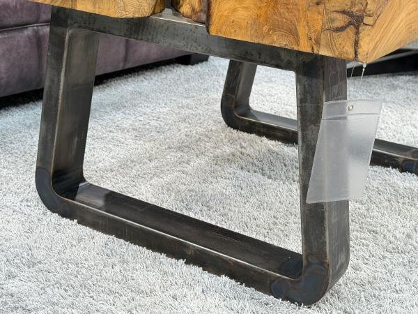 Couchtisch mit Glaseinlagen aus Baumscheiben