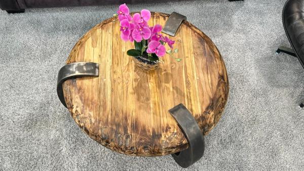 Runder Couchtisch aus Holz Clash