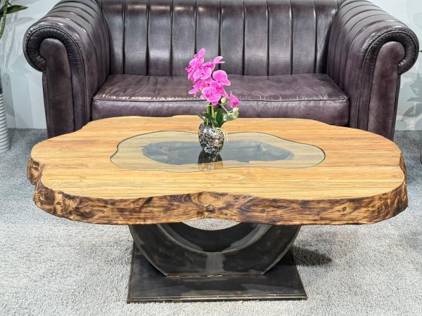 Couchtisch vollholztisch fusion baumkantentisch