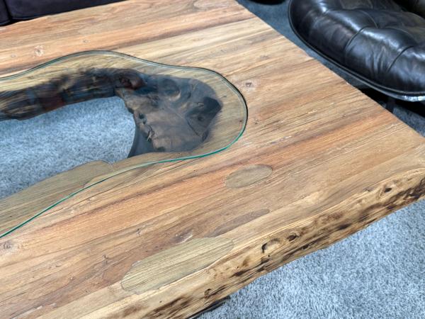 Massivholztisch Baumscheibentisch Couchtisch  Baumkante