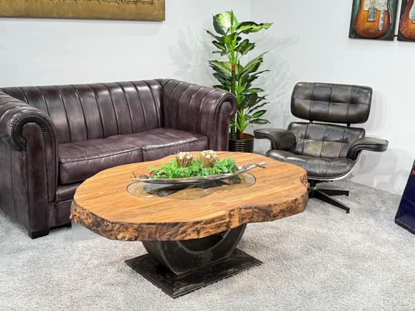 Beeindruckender Couchtisch Fusion aus Massivholz