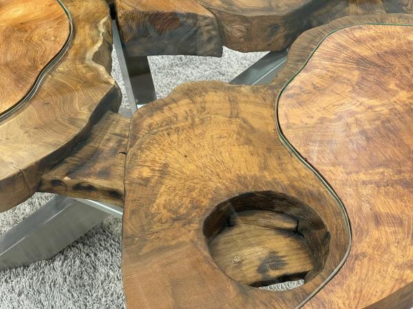 Runder Sofatisch aus einer massiven Baumscheibe