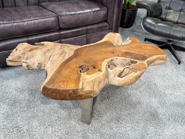 Couchtisch aus einem massiven Baumstamm Teakholz