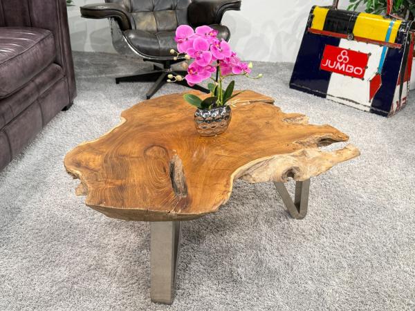 Teakholz-Couchtisch mit Metallbeinen, Detailansicht