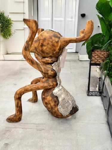 Skulptur Dekofigur Ameise aus Altholz
