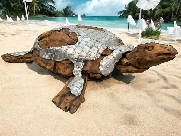 Außergewöhnliche Holzskulptur „Schildkröte“ aus Holz