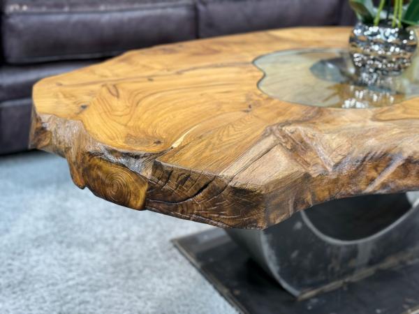 Einmaliger Couchtisch aus Teak Baumscheiben und Glas