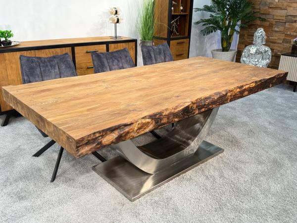 Design Massivholztisch mit extrem starker Tischplatte