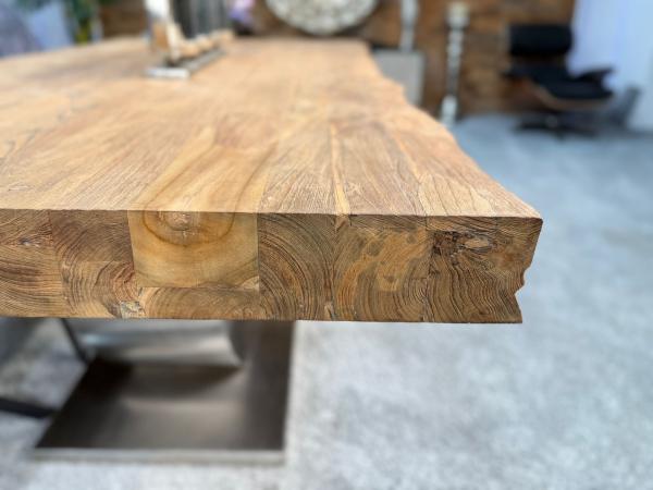 Design Massivholztisch mit extrem starker Tischplatte
