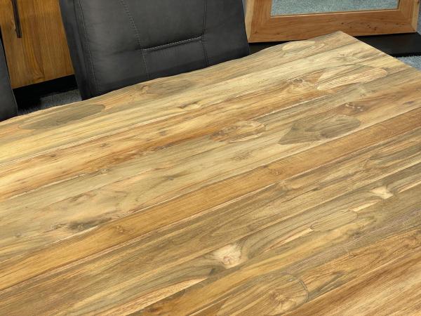 Vollmassiver Wohnzimmertisch aus recyceltem Teakholz 220cm