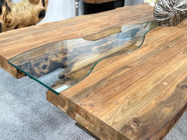 Eckiger Esszimmertisch mit massiver Teakplatte, Detailansicht