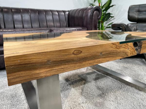 Eckiger Holztisch mit Glasplatte, 100x80x45 cm.