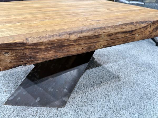 Teakholz-Couchtisch mit Kreuzbeinen, 100x83x43,5 cm