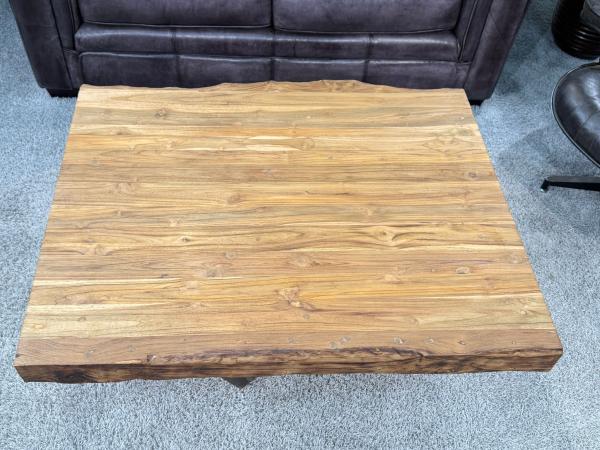 Couchtisch "Deep Island Crossleg" aus Teakholz, ca. 100 x 83 x 43,5 cm