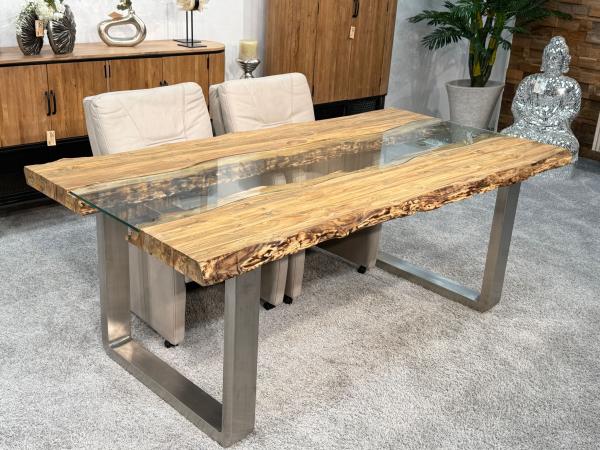 Massivholztisch mit Glaseinlage aus Altholz