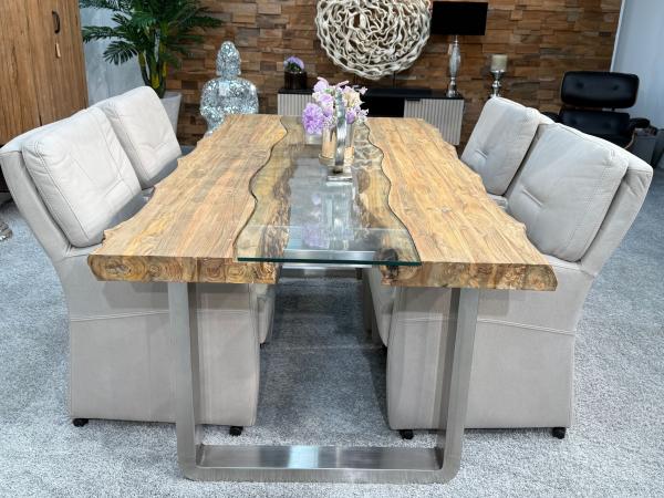 Massivholztisch mit Glaseinlage aus Altholz