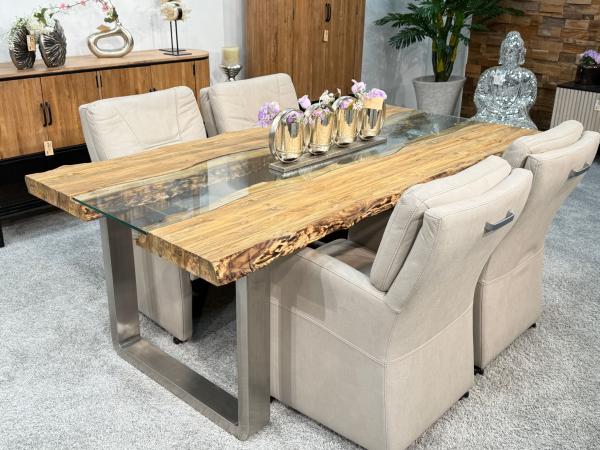 Massivholztisch mit Glaseinlage aus Altholz
