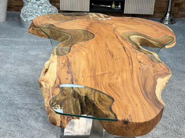 Esstisch aus einer Baumscheibe Expression