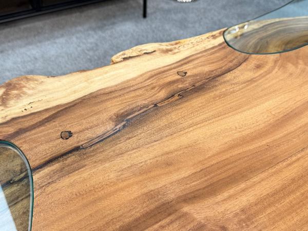 Esstisch aus einer Baumscheibe Expression