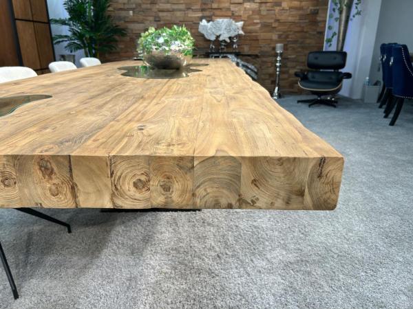 Konferenztisch / Esstisch aus Altholz