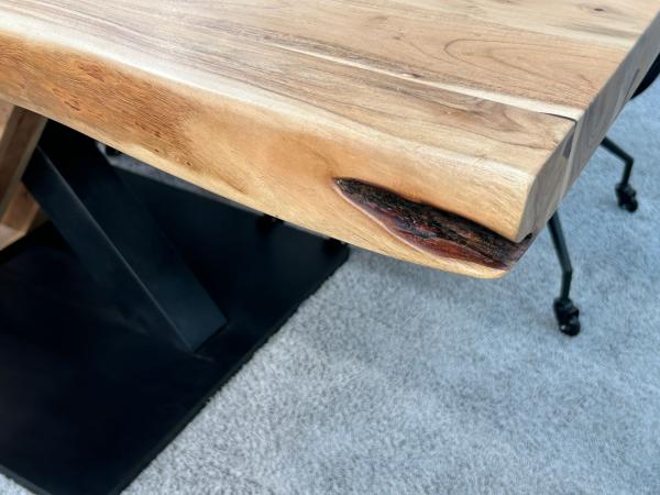 Esstisch Canyon mit Baumkante