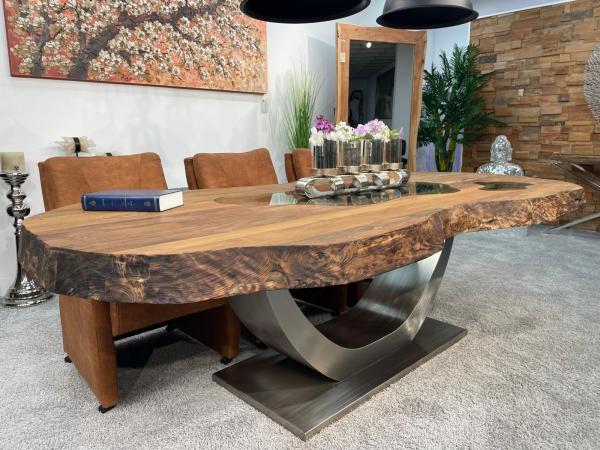 Esstisch Fusion 250 cm Ovaler Massivholztisch mit Edelstahlgestell