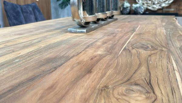 Esstisch aus recyceltem Holz für 6 Personen, Metallfuß