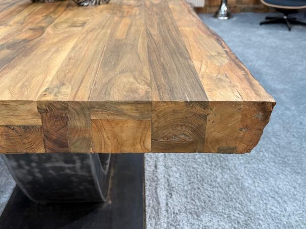Esstisch aus recyceltem Holz für 6 Personen, Metallfuß