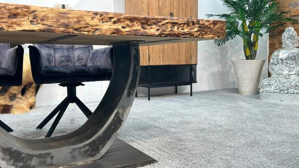 Esstisch aus recyceltem Holz mit Metallbeinen, 6 Personen