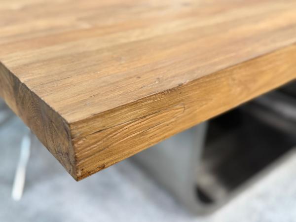 Esstisch Massivholztisch mit U-Gestell Deep Island